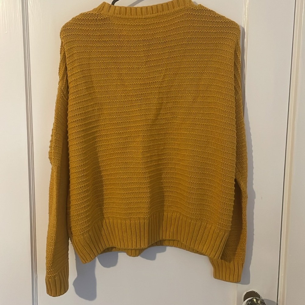 H&M Yellow Arthur Sweater - Picture 3 of 4